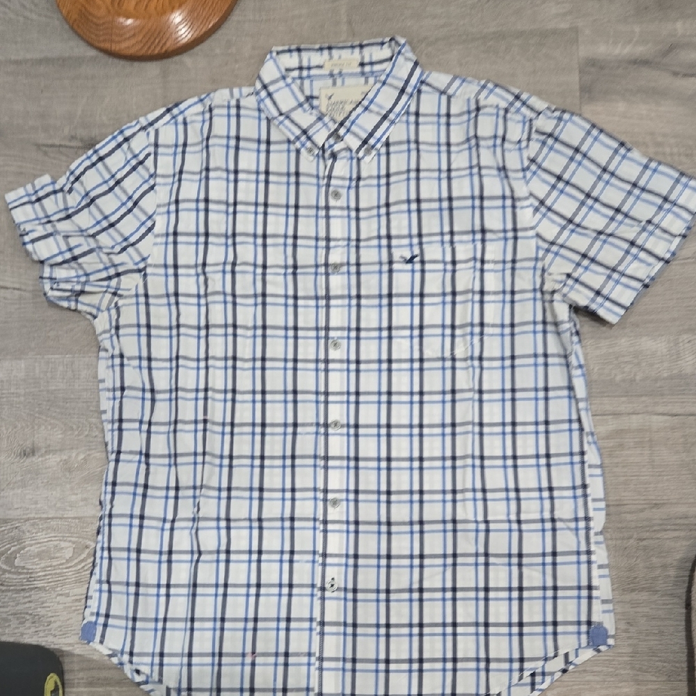American Eagle Outfitters Vintage Fit Navy and White Checkered Shirt Size Large